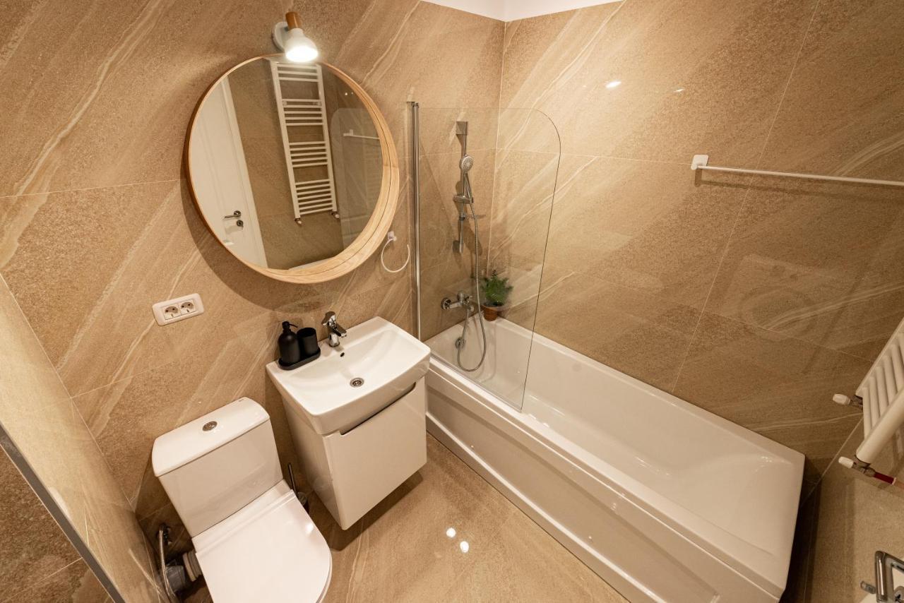 Central Spacious Apartment 506 Bucharest Exterior photo